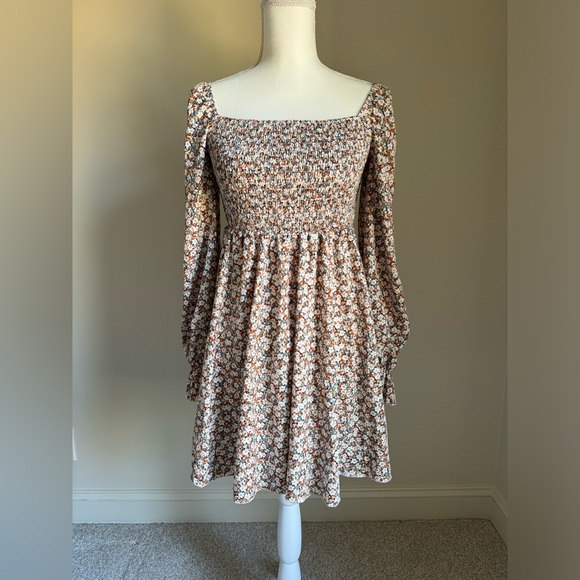 SHEIN Ditsy Brown Floral Smocked Bodice Boho Dress Sz 4 - Picture 3 of 9